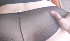 把内裤拨开直接插入肉棒狂干