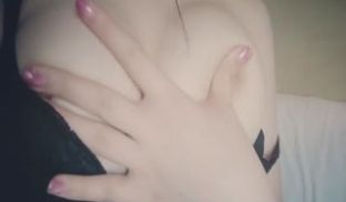 妹妹自拍美乳