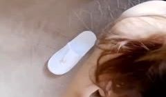 小母狗主动口交还享受其中