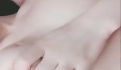巨乳白皙的清纯美女，小骚货d46c9f