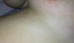 自慰棒玩弄奶头