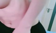 #露露很甜_C罩杯极品美乳靓女，舔蛋吸屌，翘起肥