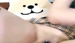哇塞刚生完宝宝脯乳期中的妹子，奶子非常膨胀，B穴