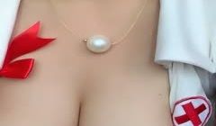 护士装D罩杯大奶美女！初下海自慰收费房！