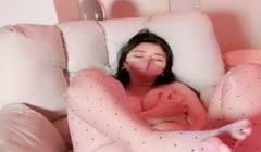 肉欲系大奶肥臀尤物！高颜值美女！开档斑点丝袜