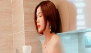 网红闫盼盼大尺度有偿私拍视频