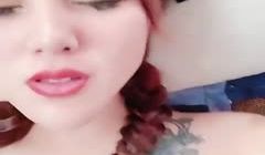 麻花辫红发网红美女！女仆情趣装！无毛极品美穴，J