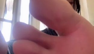 #反差婊_#骚货_高颜值反差婊小妹足交技术一流