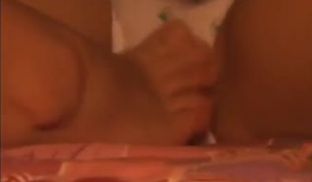 【另类】【女同恋足癖】姐姐妹妹品尝对方的香足