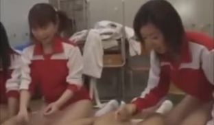 【有码】【另类】女子学院对男生的体罚方式