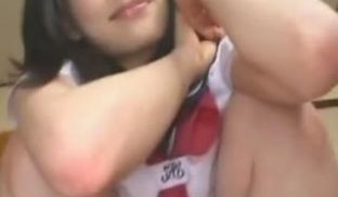 【另类】男子突然被缩小跟烟屁股大小，人还没有逼洞