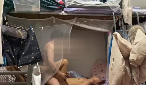 强推医院宿舍短发妹，偷偷内射。