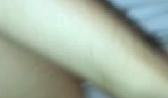 情侣宾馆性爱，射了在女朋友肚子上!