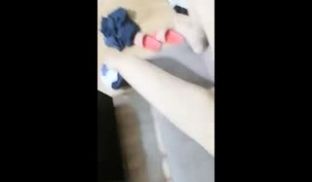 无套抽插新开学的学生妹真青涩被套路了