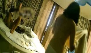 偷拍漂亮大学妹与男友开房