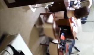 会所更衣间偷拍坐台妹子！