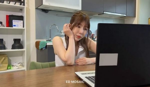 ED Mosaic上网课都耐不住寂寞的女生偷偷的