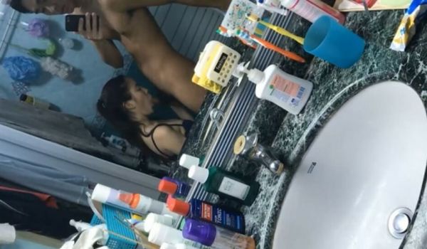 女神级高颜值无毛性感网红美女出名前和男友家中激情