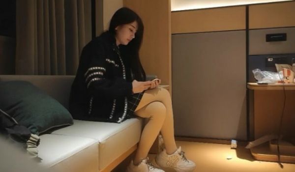 文轩探花花大价钱约了个小网红