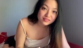 亚洲大学生在隔离期间无聊的想被操翻