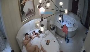 高挑性感气质美女太让人冲动沸腾啊，在酒店操了一次
