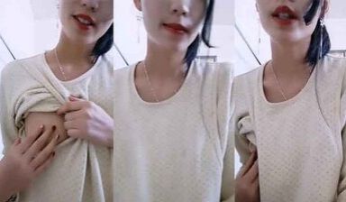 还在哺乳期的美女
