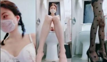 九头身【170cm顶级美腿女神】第一骚女卫生间自