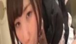 让小女友穿上可爱的网袜女仆装玩弄够了再操