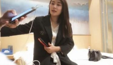 四眼男网约刚大学毕业不久实习期四川美女