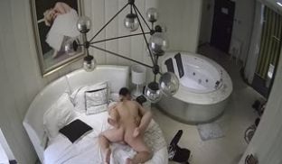 【360水滴TP】白色浴缸房偷拍九头身主女主动上