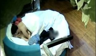 【国产】偷拍--学生妹与男友情趣房疯狂啪啪，从炮