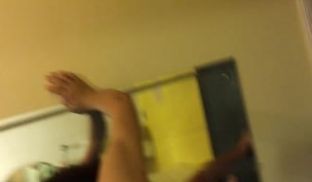 【网曝门事件】大三小情侣宾馆开房激情啪啪视频手机