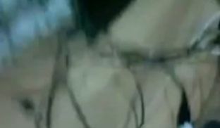 95巨乳美女躺着床上露脸口交.口爆.吞精.国语对