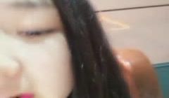 96年学舞蹈的箩莉系超可爱萌妹子主播直播无内一字