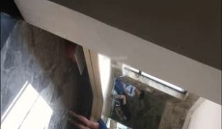 倒闭网站流出宾馆大堂女厕近距离偷拍两个高颜值美女