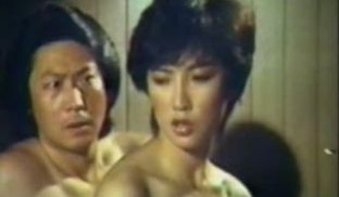国产经典四级打真军性奋啪啪作品《风骚女郎》激情佳