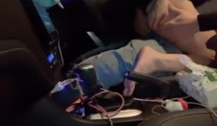 chinhbaby 色诱司机8分钟长片！车震激战