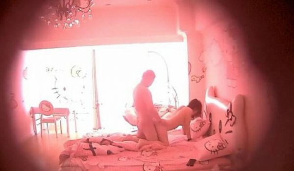 哈喽Kitty主题酒店偷拍-青年情侣酒店约会早晚