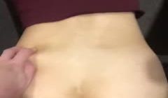 漂亮反差小女友为刺激在商场试衣间啪啪像母狗一样被