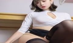 精选_原创投稿_你们喜欢这样的丝袜短发妹吗？1。