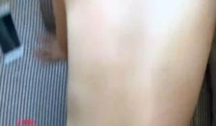 撩妹大神D哥私会背着老公出来偸情的小贱人边肏边与