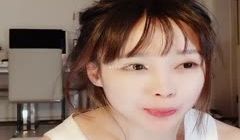 超美女神连环喷水喷一半外卖到了疯狂敲门！。