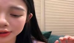 活泼网红美少女皮皮！性感超好能聊！一对大奶子揉捏