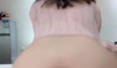 极品细腰丰臀女友美欣日常后入。
