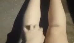 【国产】美女主播晚上没穿内裤在天桥玩露出摸b期间
