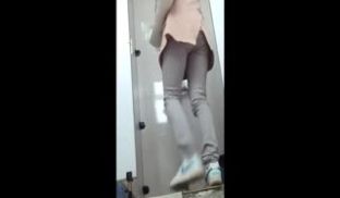 公厕经典盗录各色女性放尿环肥燕瘦形态各异。