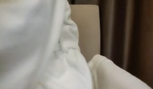 约极品JK美少女黑丝沙发,啪啪后入白皙翘臀,劲爆
