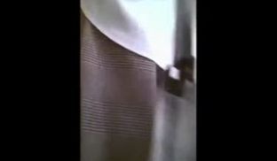 【偷拍】国产卫生间偷拍其中黄头发美女一边拉屎一边