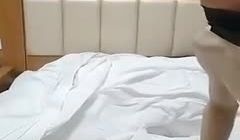 【丝袜】连体黑丝情趣骚浪女露脸自慰勾引哥哥干她，