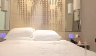 真人和照片一样漂亮的高档外围女神。